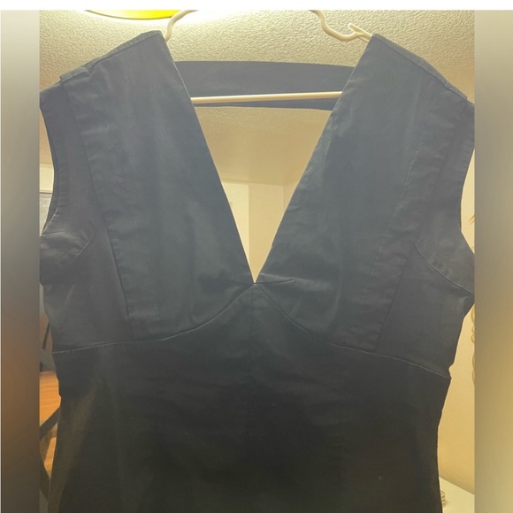 Beautifully flattering and sexy summer dress from anthropologie - Picture 3 of 8